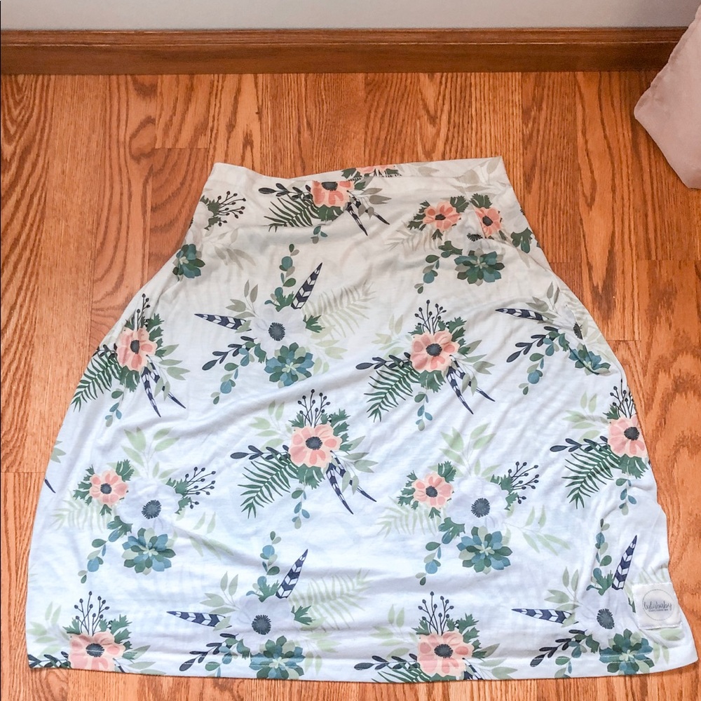 Lulubaby nursing cover/car seat wrap!